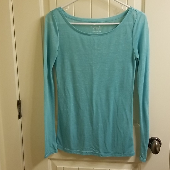 American Eagle Outfitters Tops - AE favorite tee